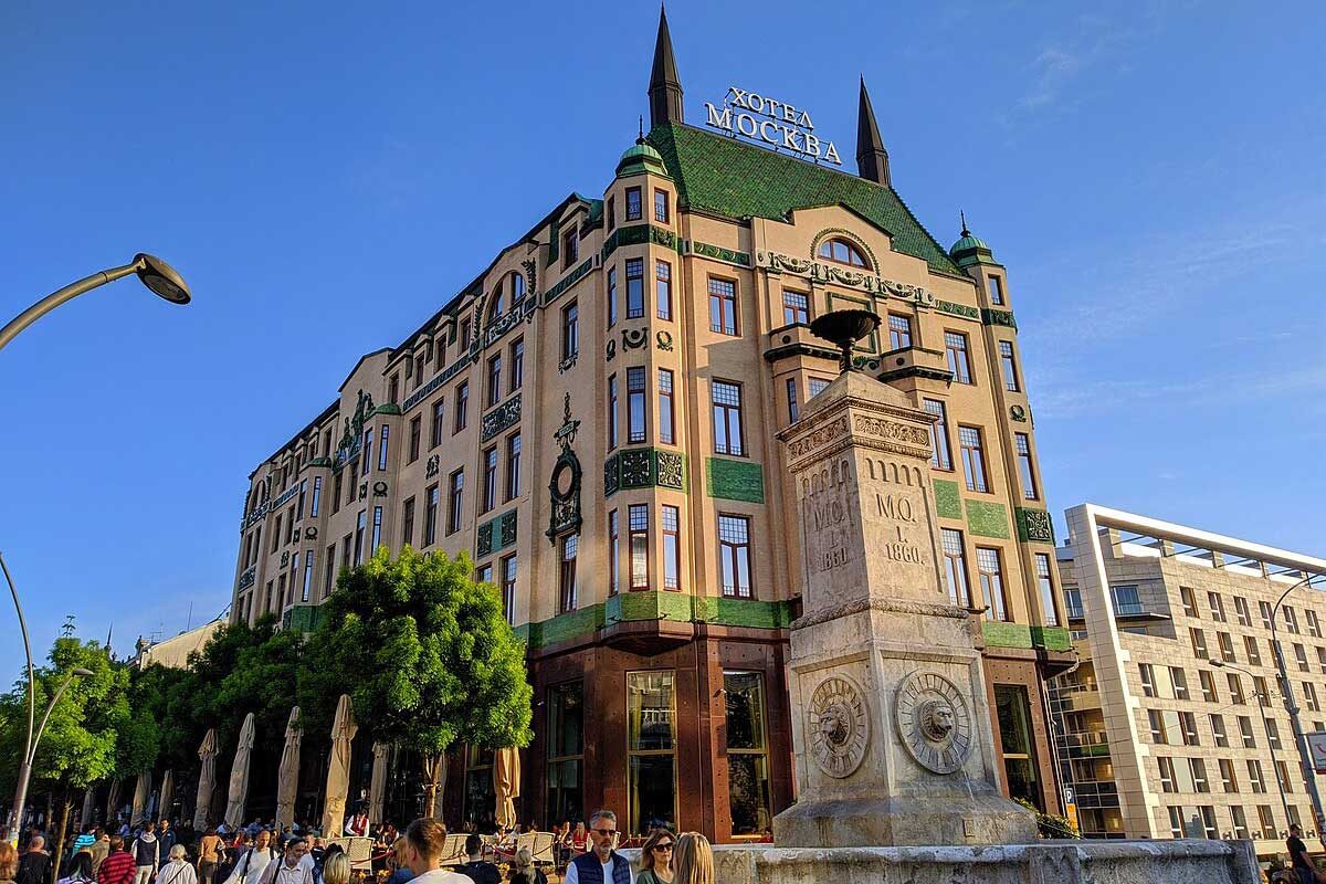 Hotel_Moskva_and_the_fountain_in_Belgrade22